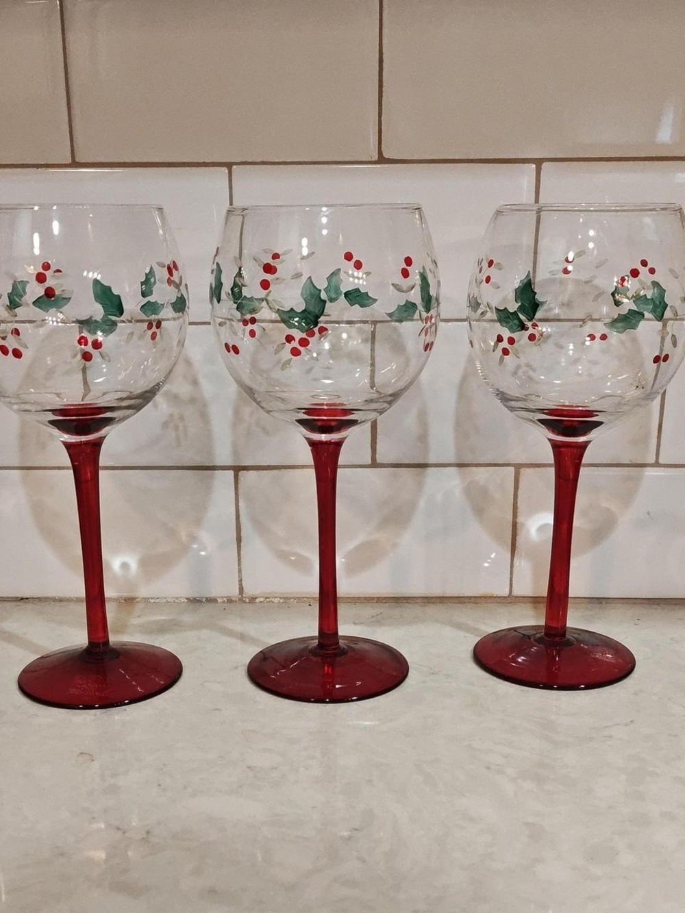 Pfaltzgraff Winterberry Etched Hand Painted Holiday Wine Goblets Set of 3